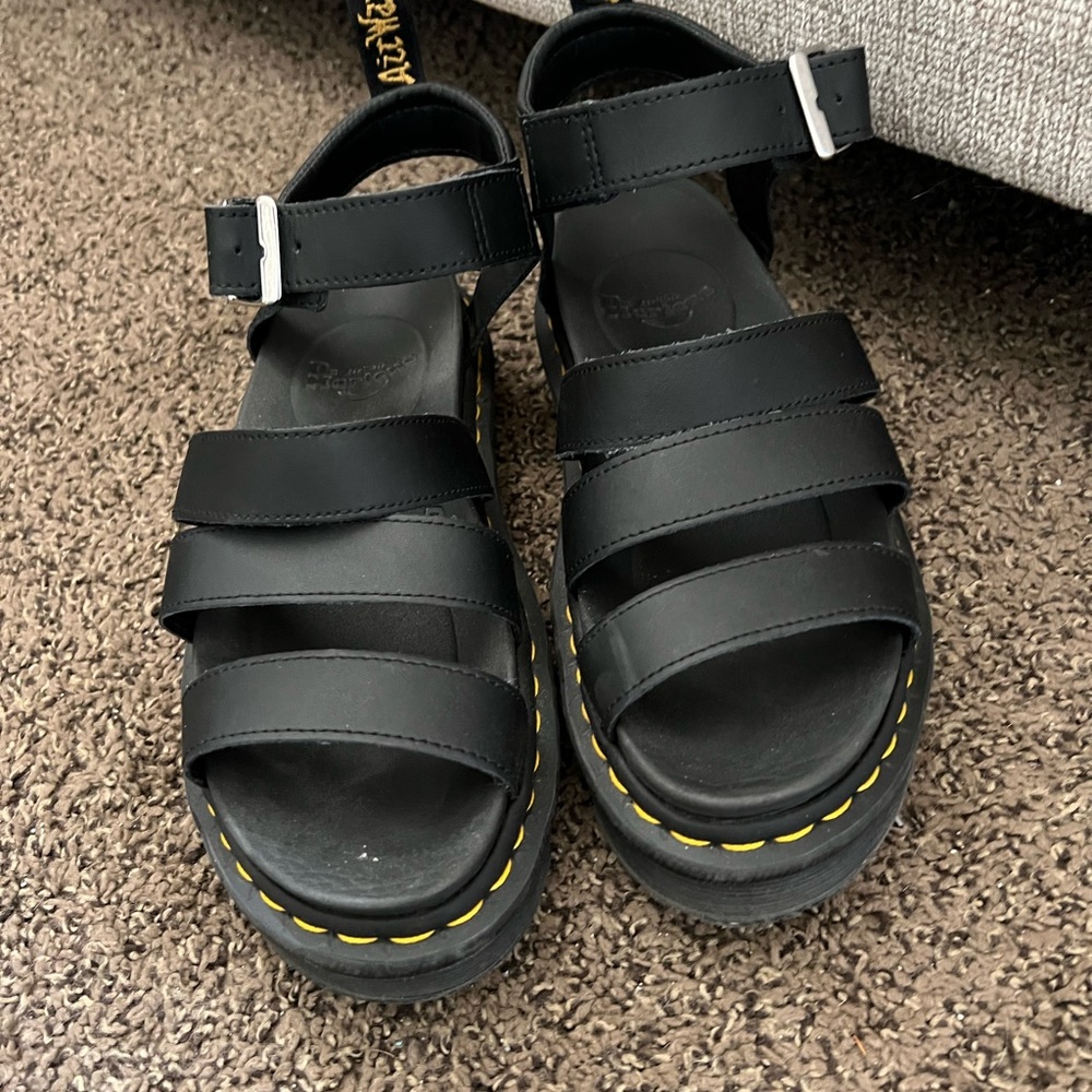BLAIRE HYDRO LEATHER STRAP SANDALS